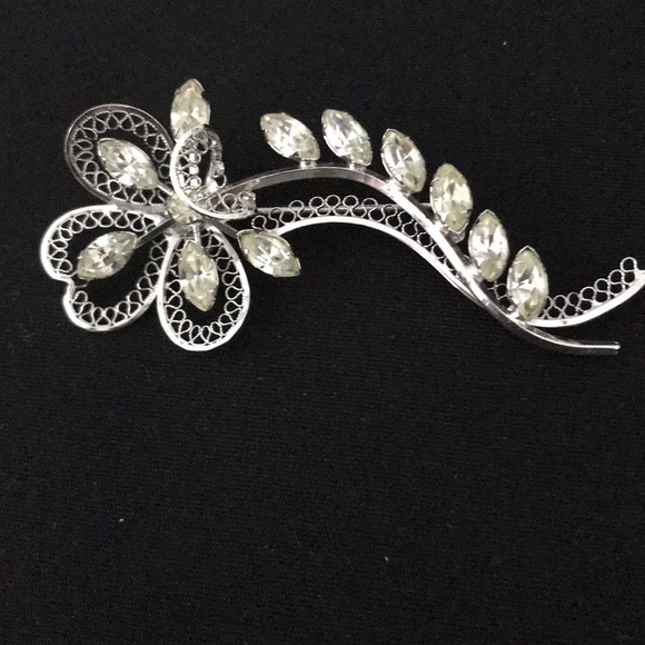BROOCH WITH RHINESTONES IN FLOWER SHAPE - Picture 6 of 6